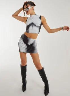 Graphic Silhouette Crop Top