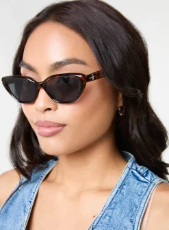 Pointed Side Frame Sunglasses