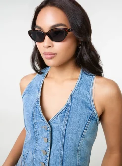 Pointed Side Frame Sunglasses